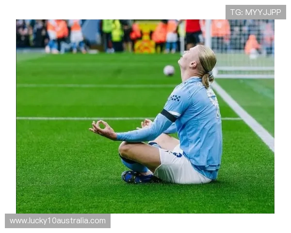 绝杀英雄德里赫特:曼联96分钟救主,更衣室领袖气质 绝杀英雄德里赫特:曼联96分钟救主,更衣室领袖气质