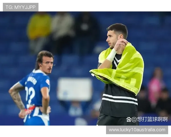 贝蒂斯副队长卡布雷拉呼吁球迷克制,加西亚回归受关注 贝蒂斯副队长卡布雷拉呼吁球迷克制,加西亚回归受关注